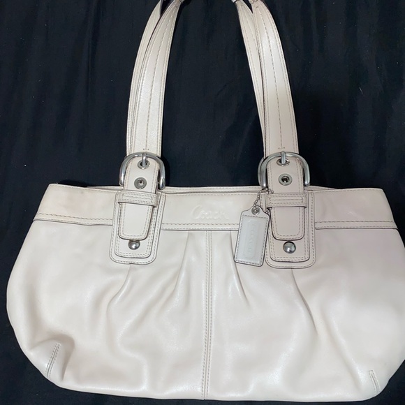 Coach Handbags - Coach Cream Leather Shoulder Bag
